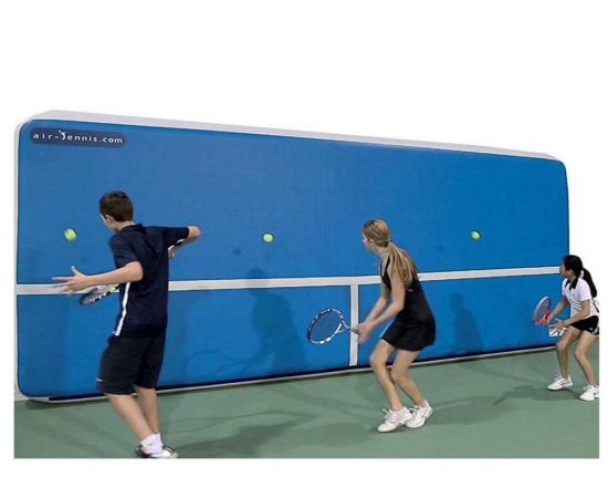 Ballwand Air-Tennis bespielt