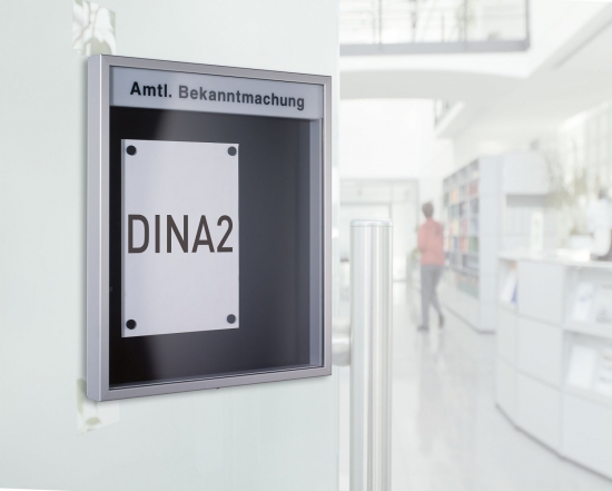 1591_0Py8yip32q64jh Schriftleiste beschriftet für alle Schaukästen Beispiel